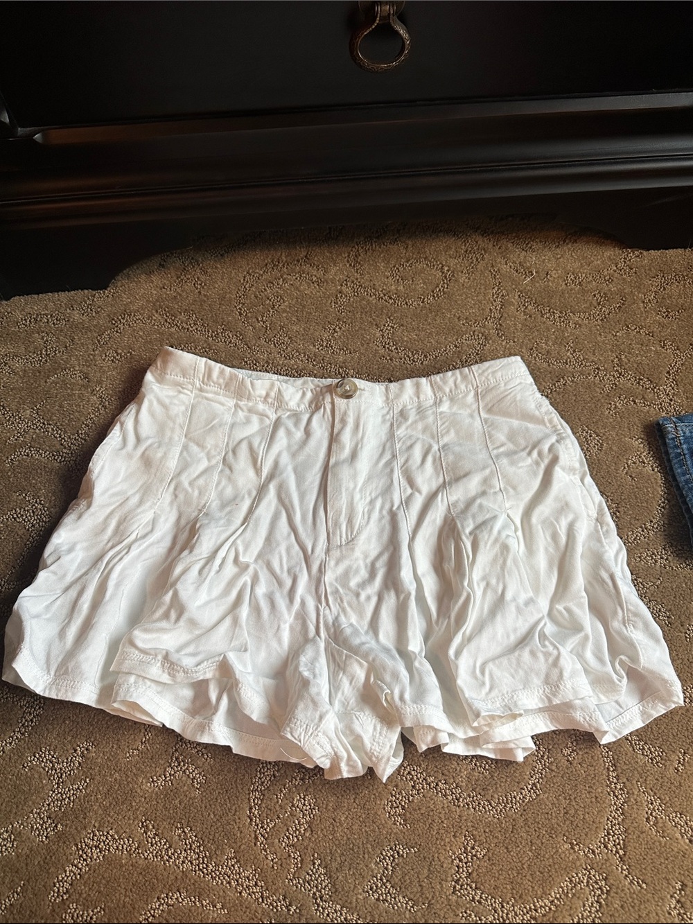 O'Neill White High-Waist Pleated Summer Shorts